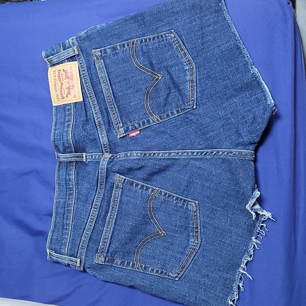 Levis Denim Shorts - Picture 3 of 5